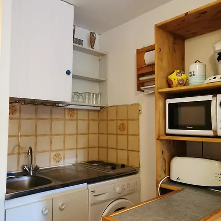 Romantic Studio With Private Garden Apartamento