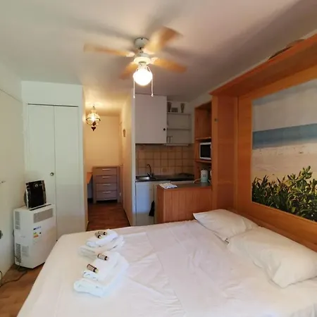 Apartamento Romantic Studio With Private Garden *
